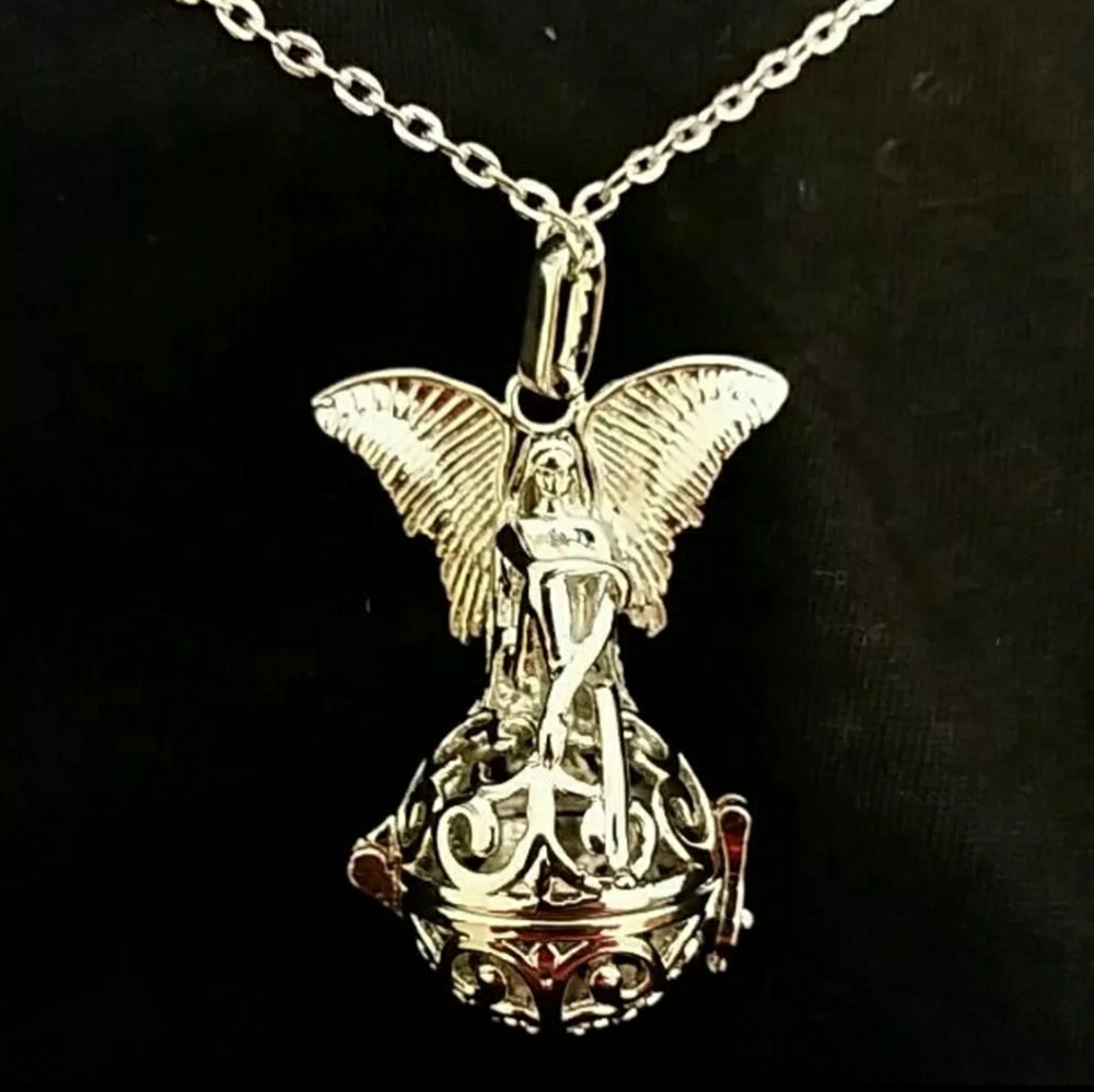 Aromatherapy necklace essential oil diffuser